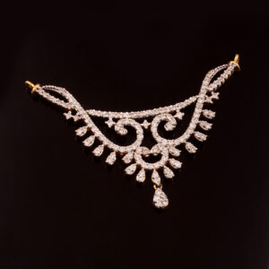 Majestic Bloom Diamond Pendant in Pure Gold