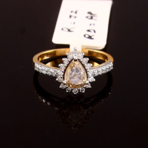 Ethereal Glow Pear-Cut Diamond Ring in Pure Gold